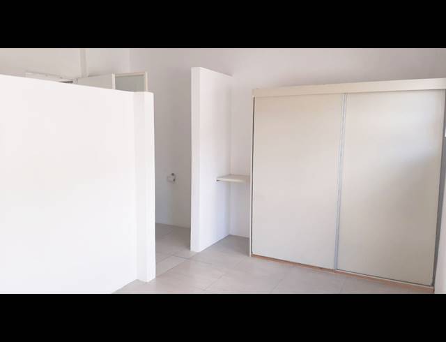 2 bed property to rent in WOODSTOCK
